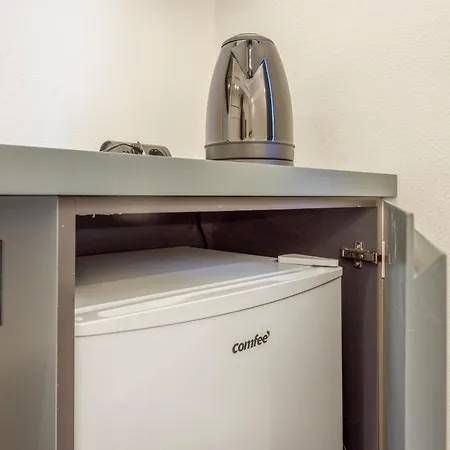 Next Stop Relax - Near Station בית הארחה