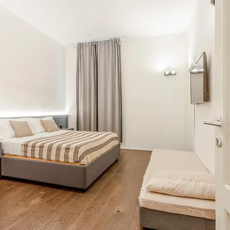 Pensionat Next Stop Relax - Near Station 3*