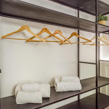 בית הארחה Next Stop Relax - Near Station מודנה