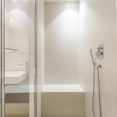 Next Stop Relax - Near Station 3* מודנה