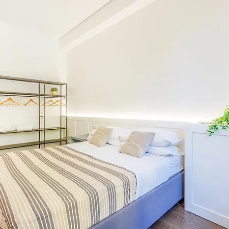 בית הארחה Next Stop Relax - Near Station 3*