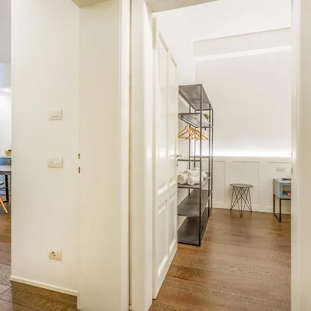 Penzion Next Stop Relax - Near Station Modena