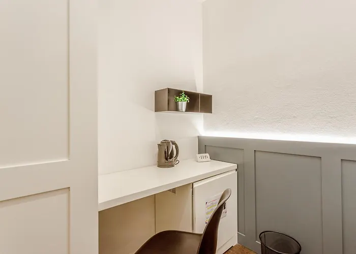 Next Stop Relax - Near Station Pensión Módena