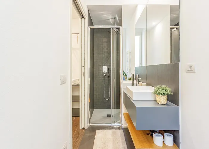 Next Stop Relax - Near Station 3* Módena