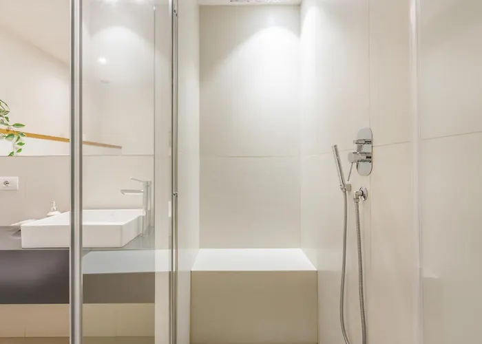 Next Stop Relax - Near Station 3* 摩德纳